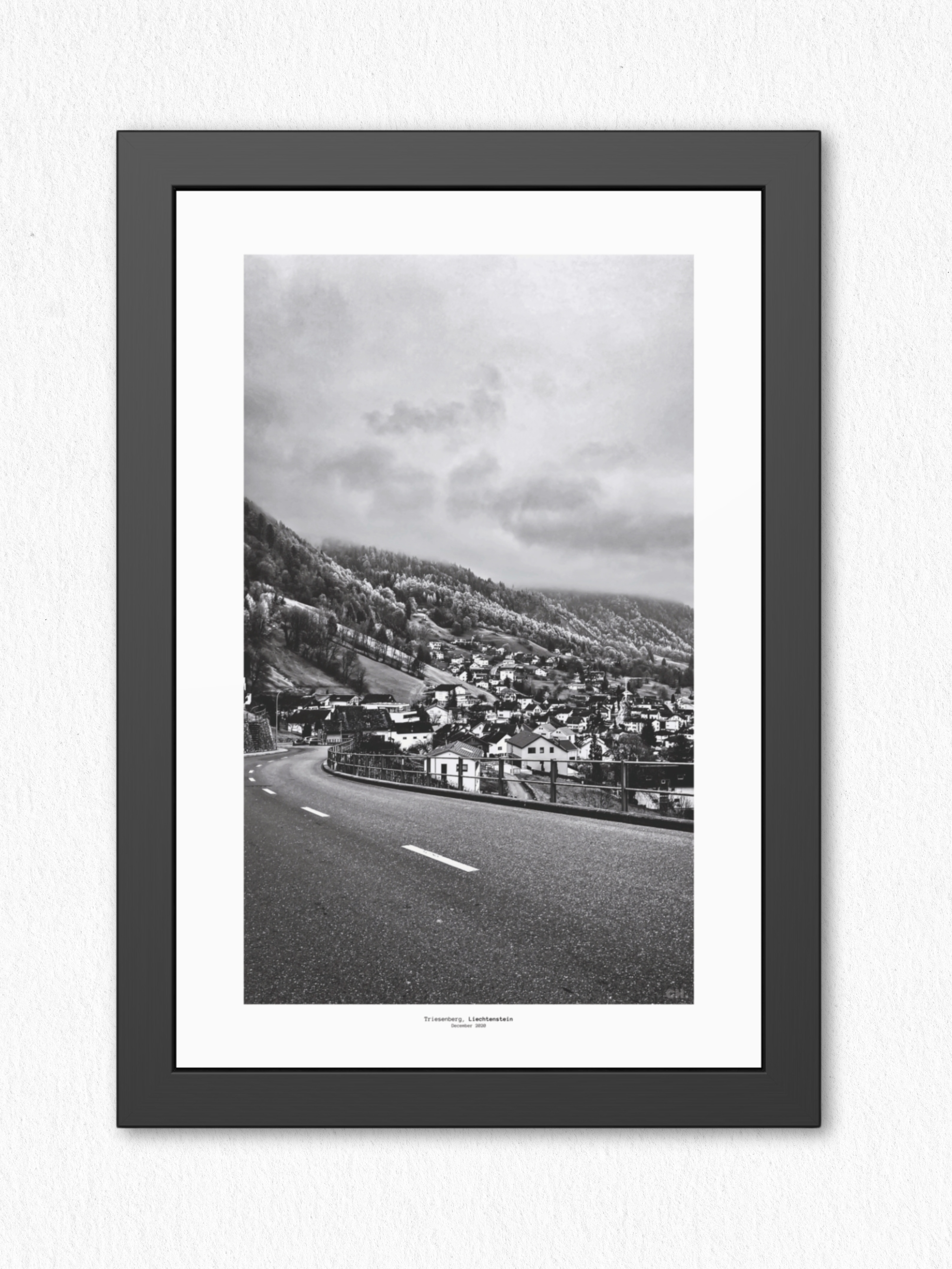 The Curve to Quiet - Framed Fine Art Photography Print - artisCHt