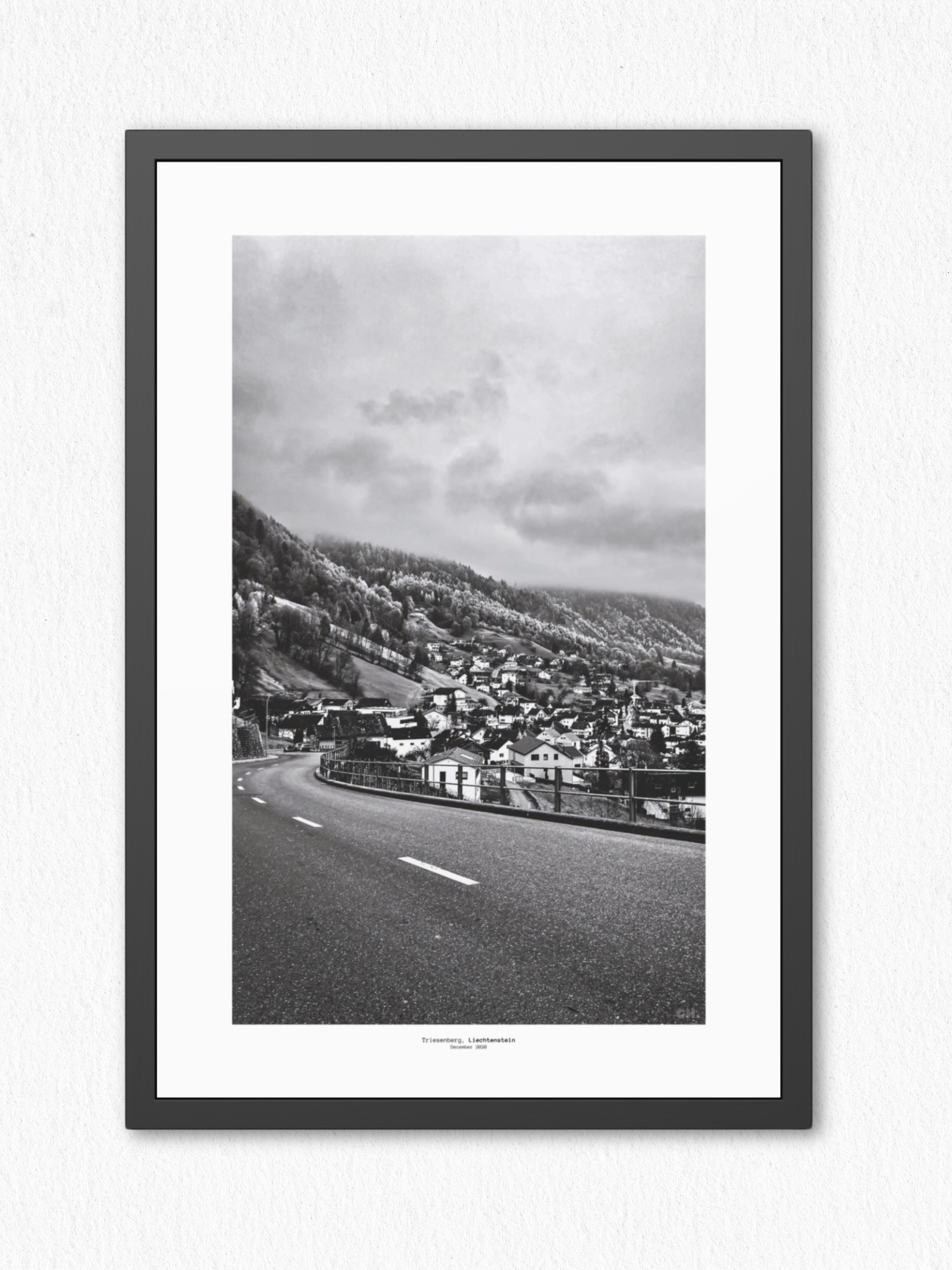 The Curve to Quiet - Framed Fine Art Photography Print - artisCHt